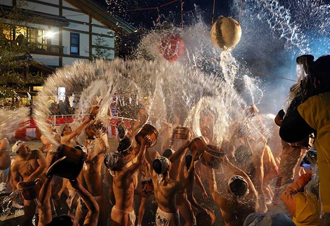 2020川原湯温泉湯かけ祭り